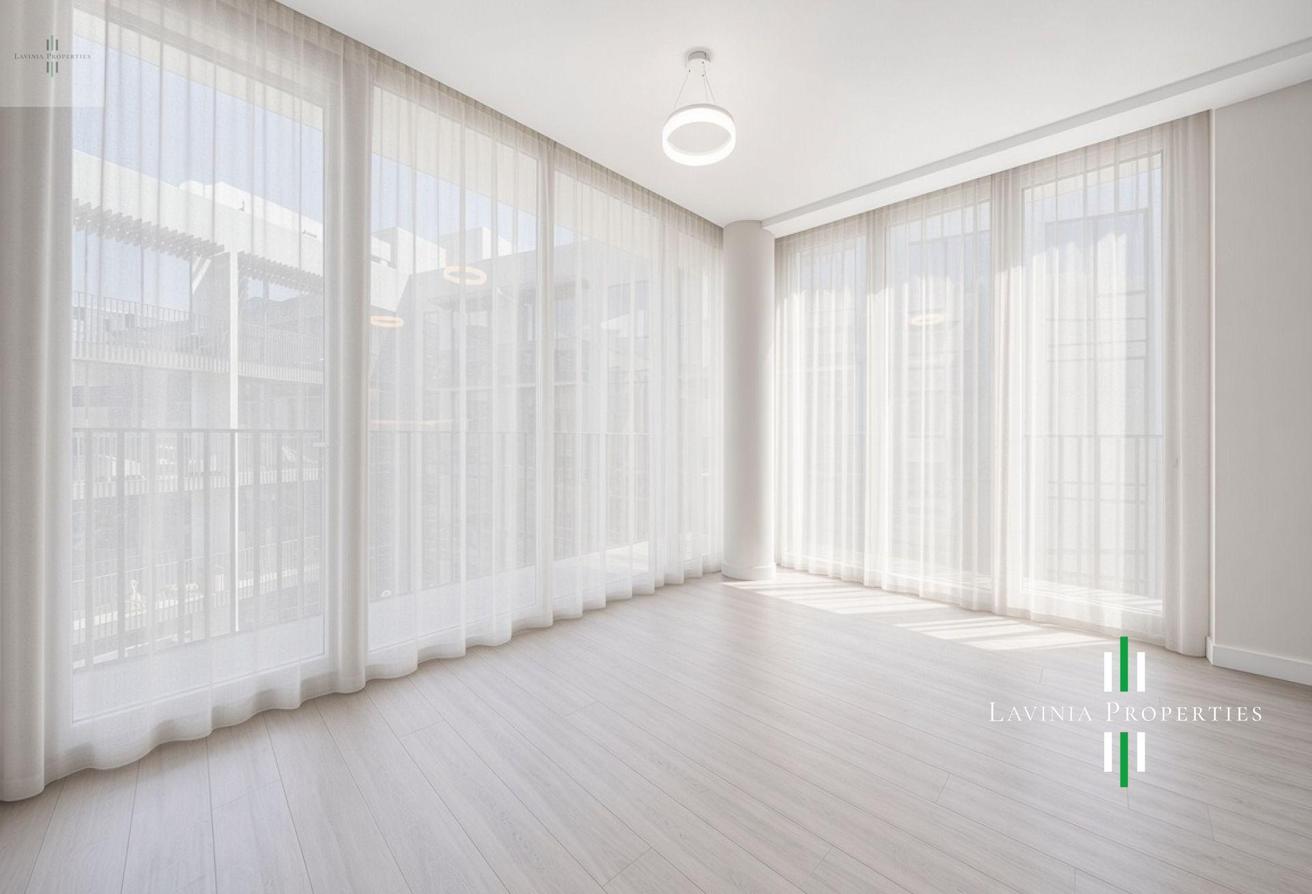 SPACIOUS LIVING AREA | OPEN VIEW | VACANT photo 5
