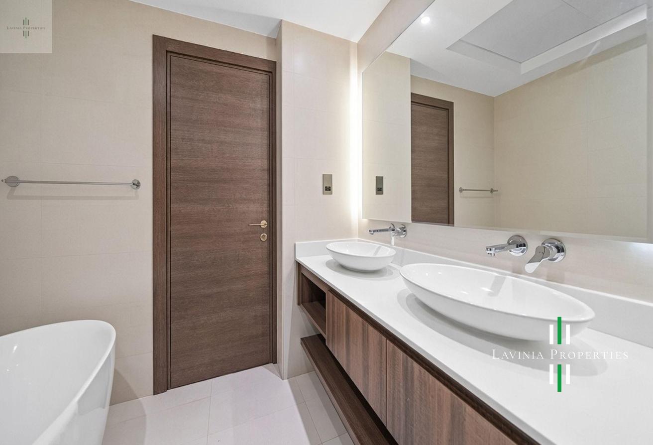 SPACIOUS LIVING AREA | OPEN VIEW | VACANT photo 11