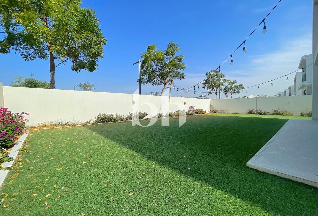 Single Row | Well Maintained | Landscaped Garden photo 18