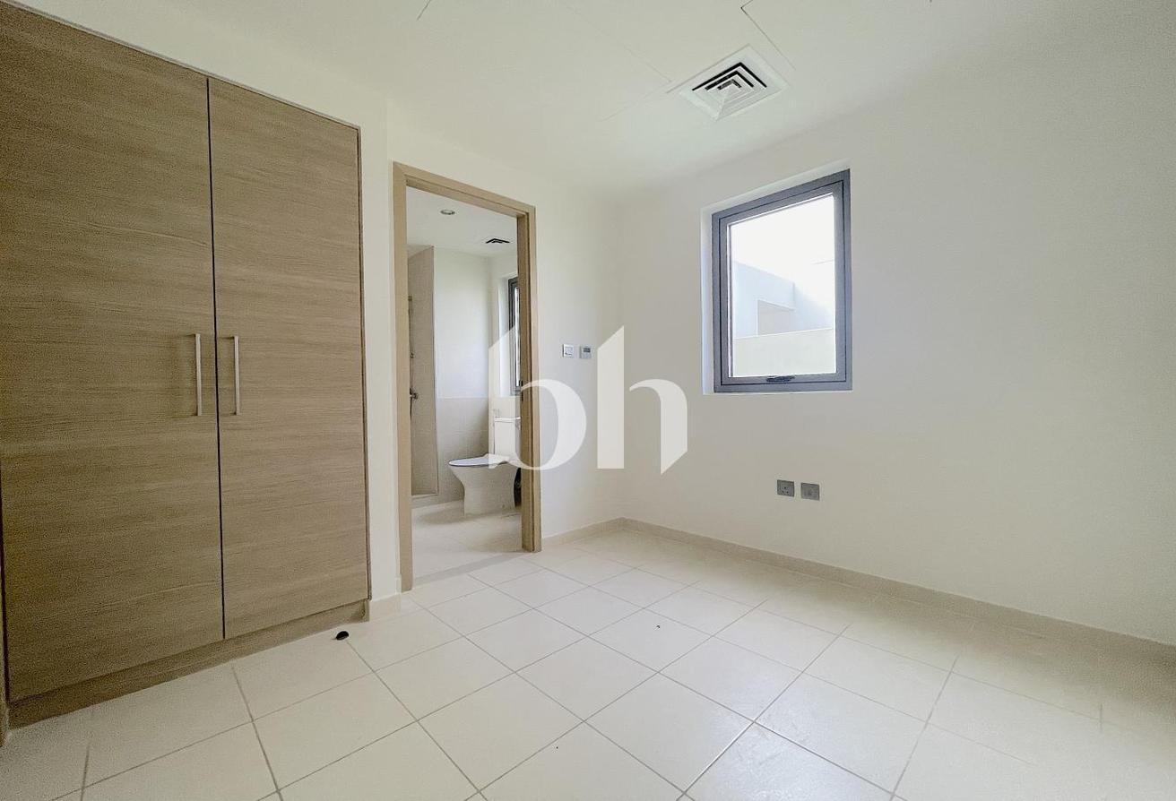 Single Row | Well Maintained | Landscaped Garden photo 7