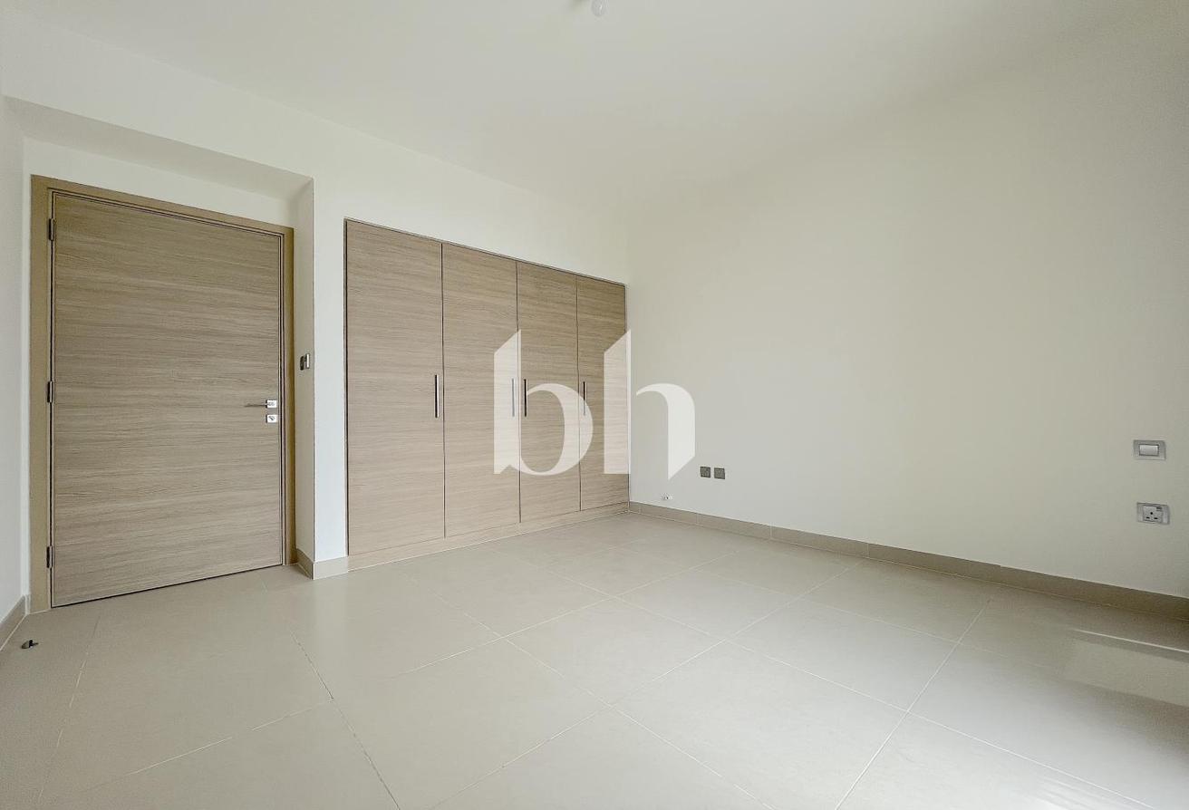 Single Row | Well Maintained | Landscaped Garden photo 11