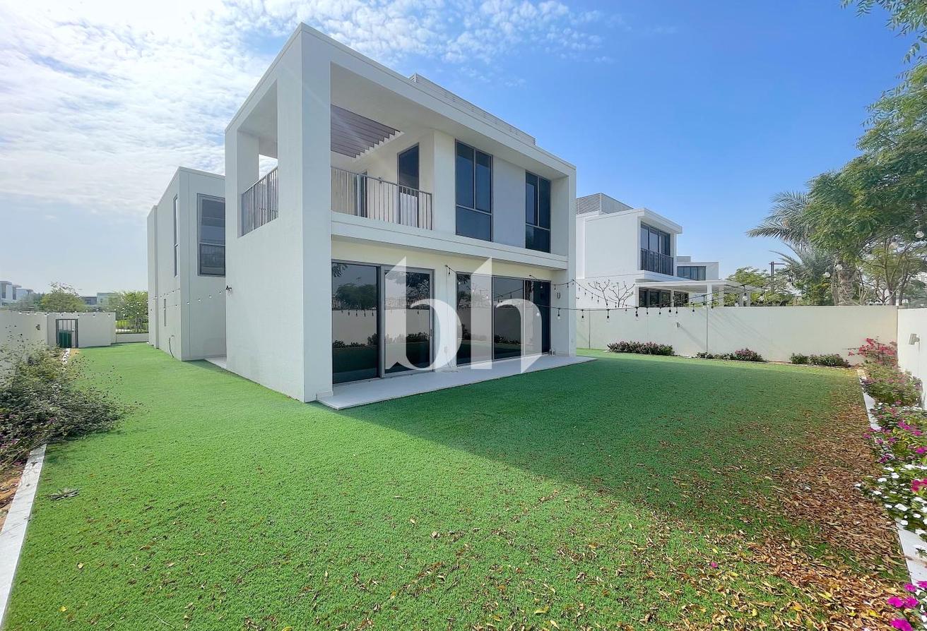 Single Row | Well Maintained | Landscaped Garden photo 8