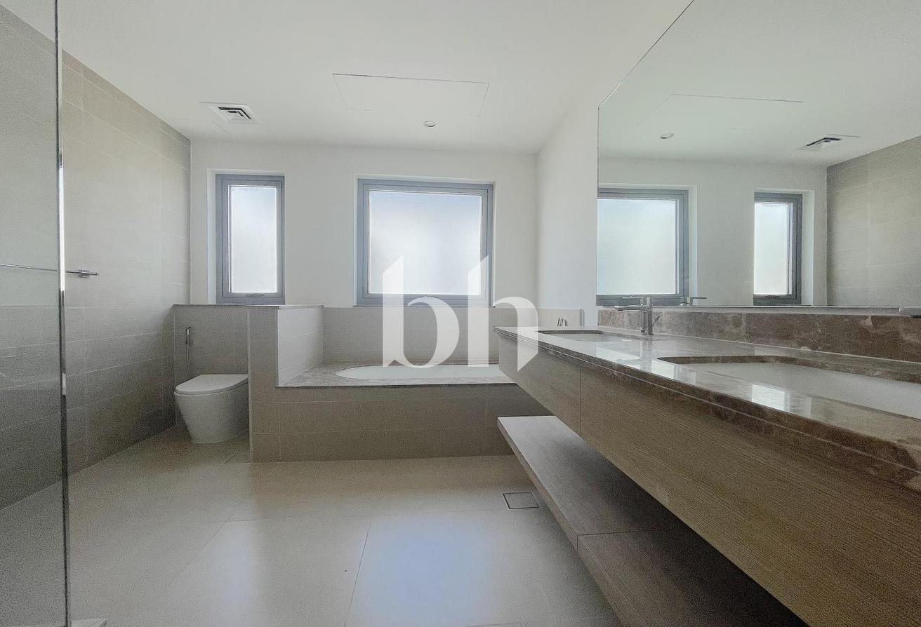 Single Row | Well Maintained | Landscaped Garden photo 14