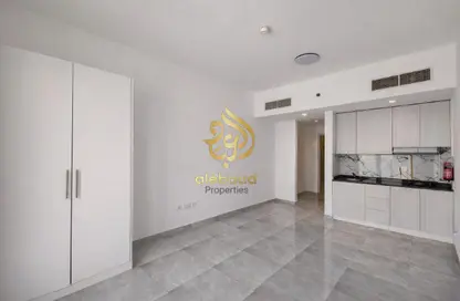 Apartment - Studio - 1 Bathroom for rent in Marah Building - International City Phase 2 - Al Warsan 4 - Al Warsan - Dubai Apartment - Studio - 1 Bathroom for rent in Marah Building - International City Phase 2 - Al Warsan 4 - Al Warsan - Dubai