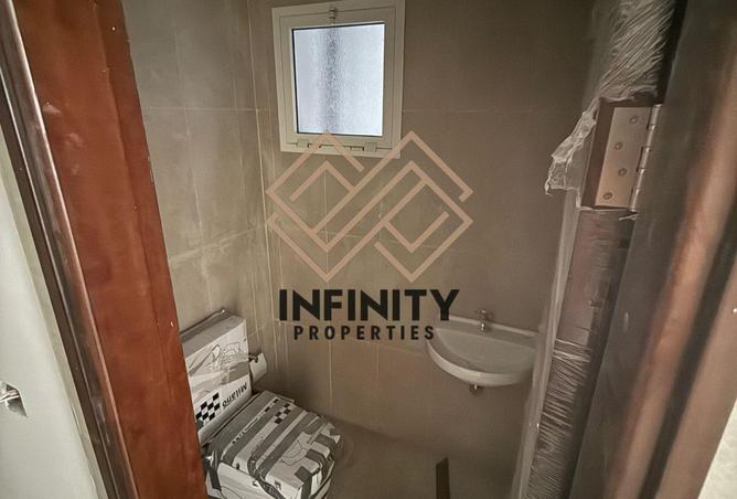 71124122 - Property Image 2