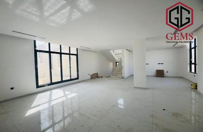 Villa - 4 Bedrooms - 5 Bathrooms for rent in Al Aweer 1 - Al Aweer - Dubai