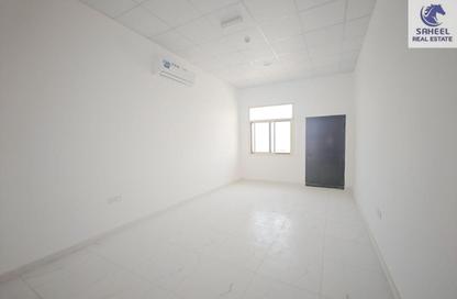 Apartment - 2 Bedrooms - 2 Bathrooms for rent in Al Hudaiba Building - Al Hudaibah - Ras Al Khaimah