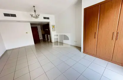 شقة - 1 حمام للايجار في الخزامى 1 - حدائق الإمارات 1 - قرية جميرا الدائرية - دبي