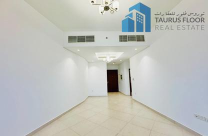 Apartment - 2 - 3 for rent in Airport View Building - Al Garhoud - Dubai Apartment - 2 - 3 for rent in Airport View Building - Al Garhoud - Dubai