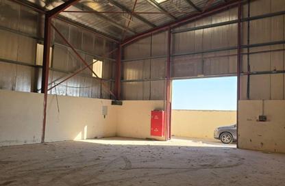 Warehouse - Studio - 1 Bathroom for rent in Umm Al Thuoob - Umm Al Quwain