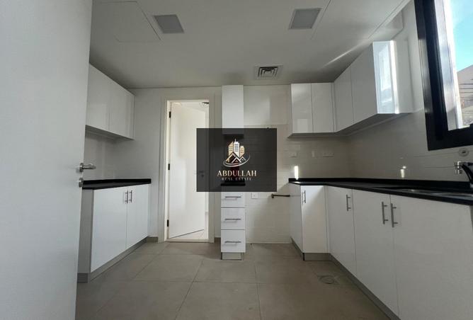 71128073 - Property Image 3