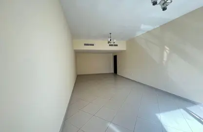 شقة - غرفة نوم - 2 حمامات للايجار في شارع التعاون - التعاون - الشارقة