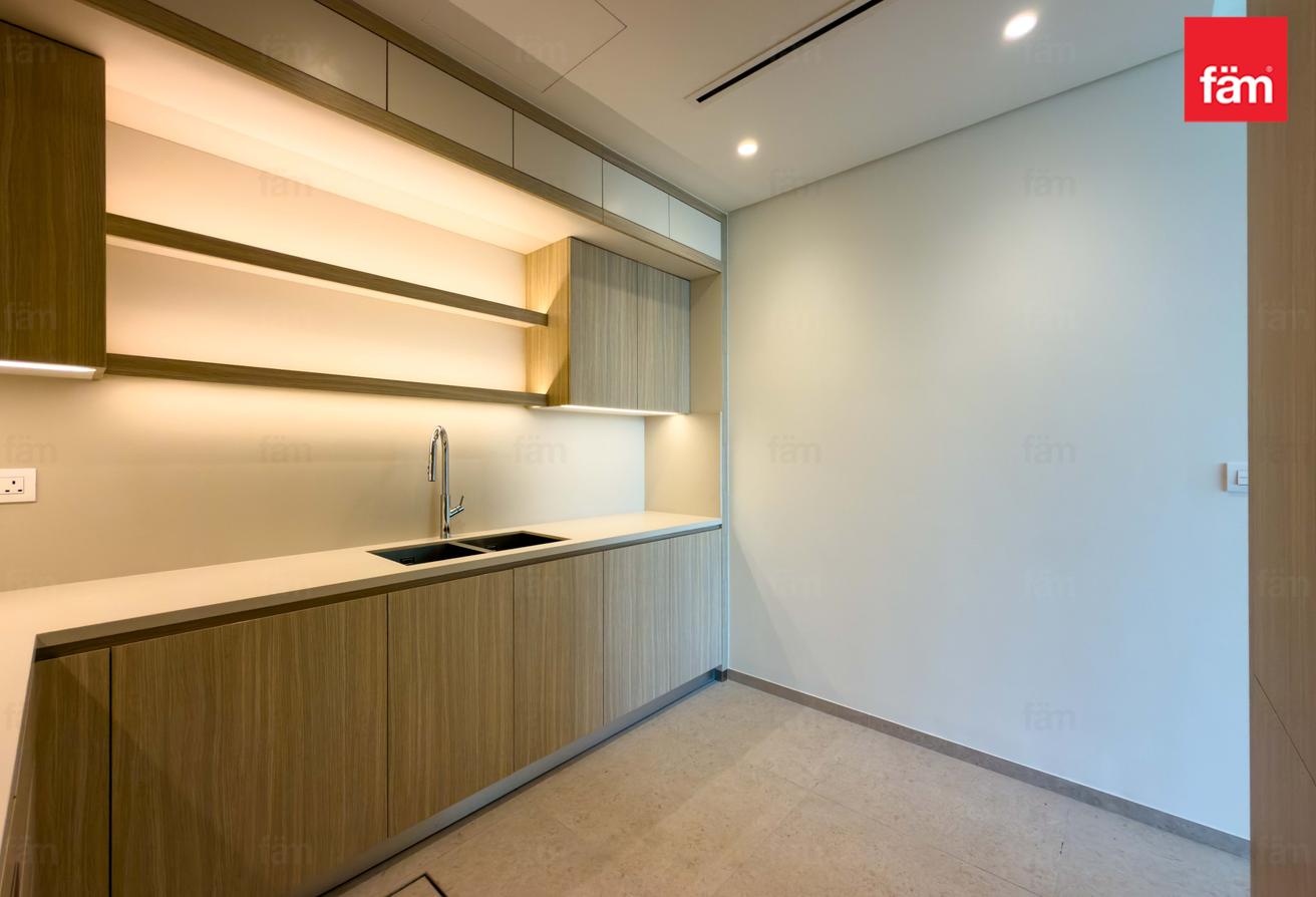 2br+M | Ultra Luxury Location | Burj Views photo 12