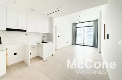 شقة - 2 غرف نوم - 2 حمامات للايجار في بن غاطي لونا - الضاحية 12 - قرية جميرا الدائرية - دبي