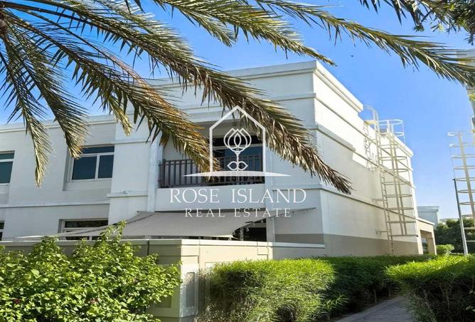 HOT Deal|Single Row|End Unit|Prime Location