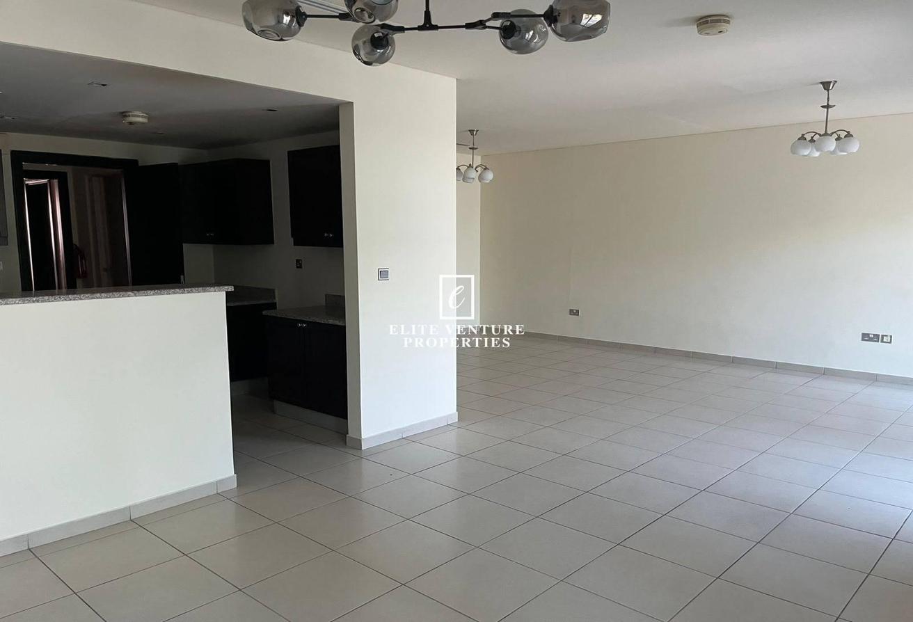 READY TO MOVE IN | CORNER VILLA+MAID'S | SPACIOUS photo 9