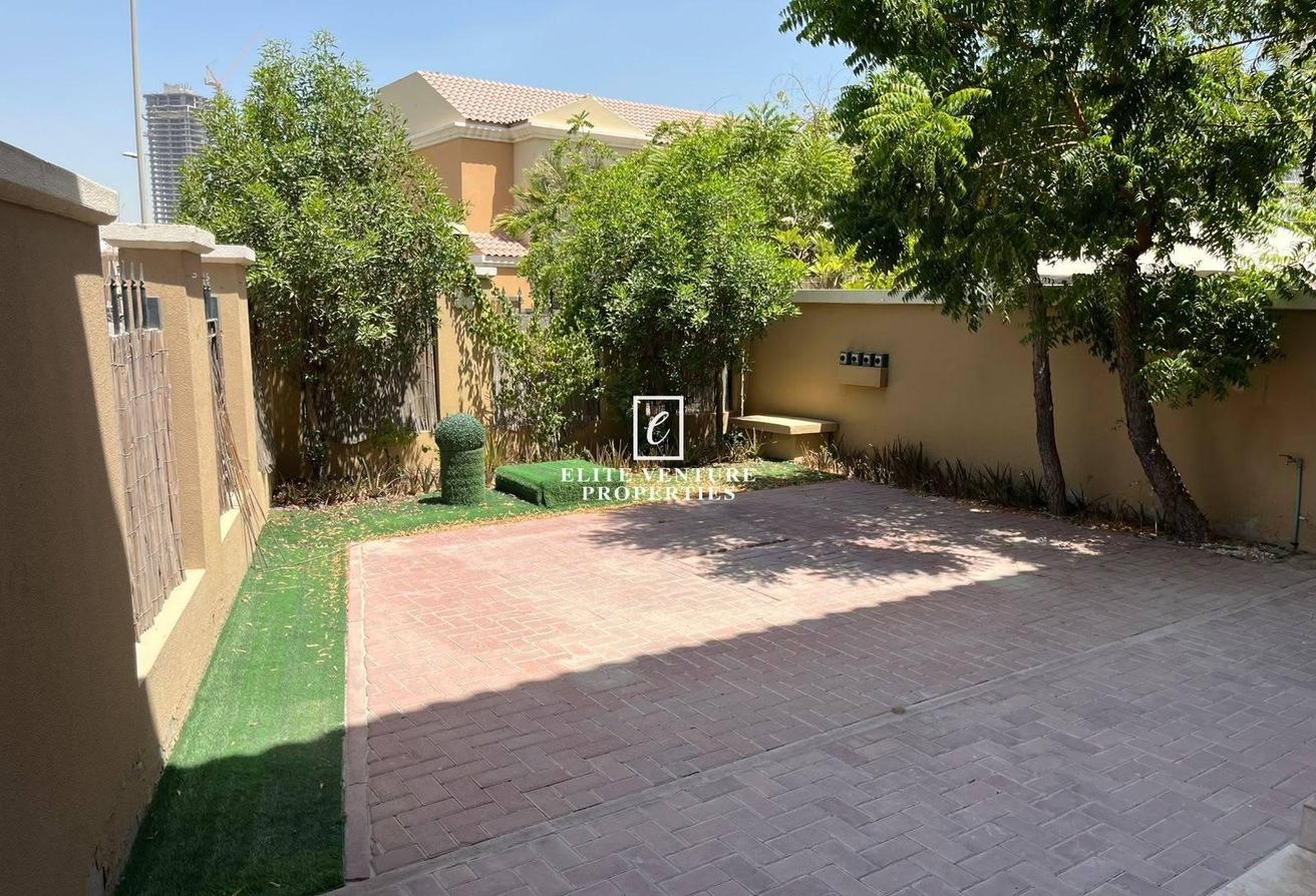 READY TO MOVE IN | CORNER VILLA+MAID'S | SPACIOUS photo 25