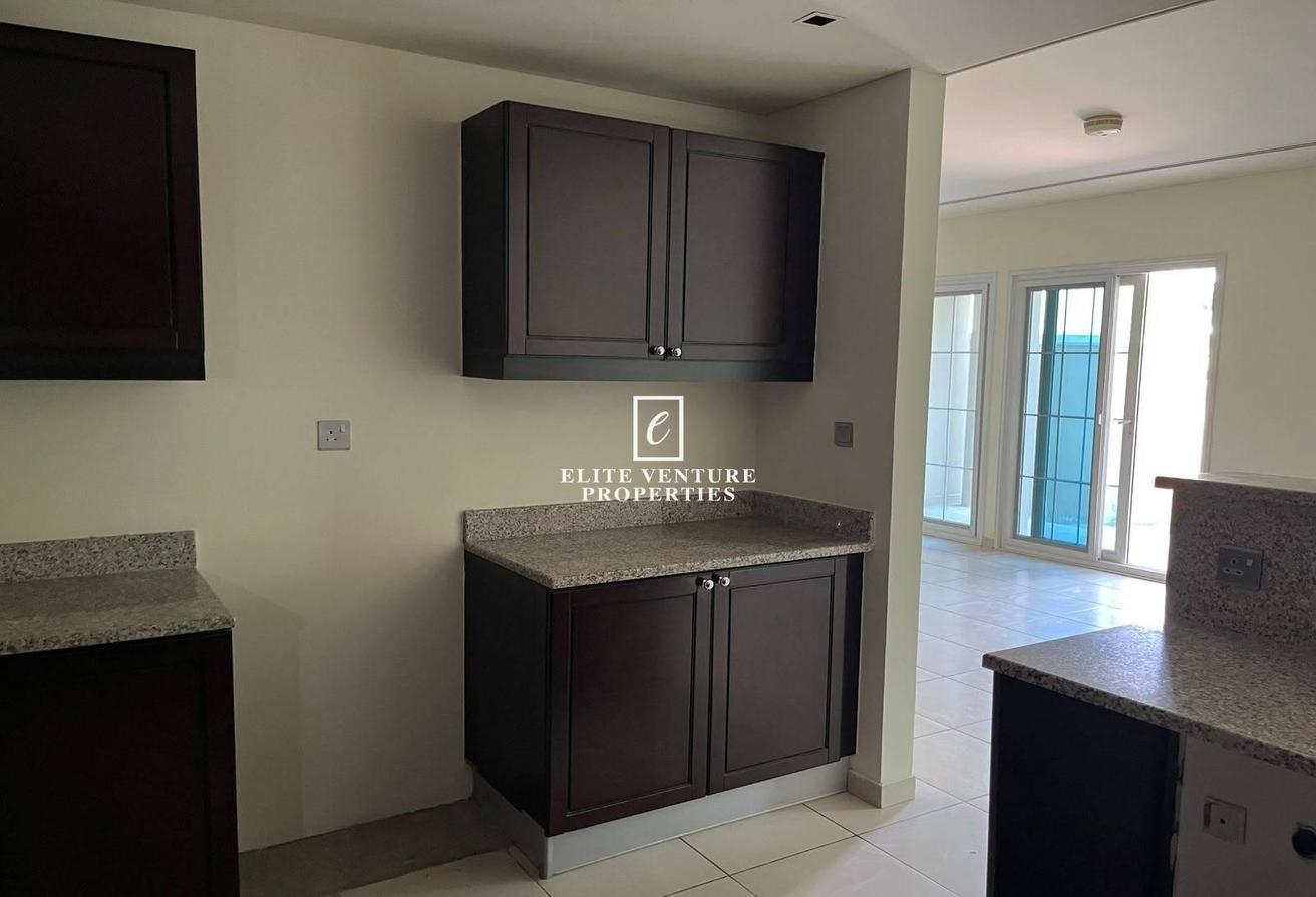 READY TO MOVE IN | CORNER VILLA+MAID'S | SPACIOUS photo 11