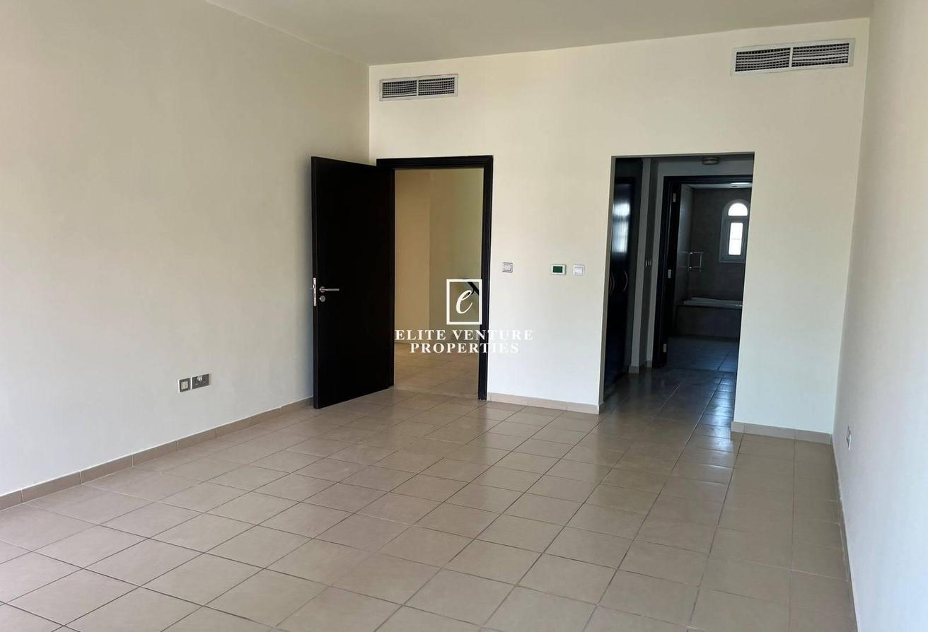 READY TO MOVE IN | CORNER VILLA+MAID'S | SPACIOUS photo 16