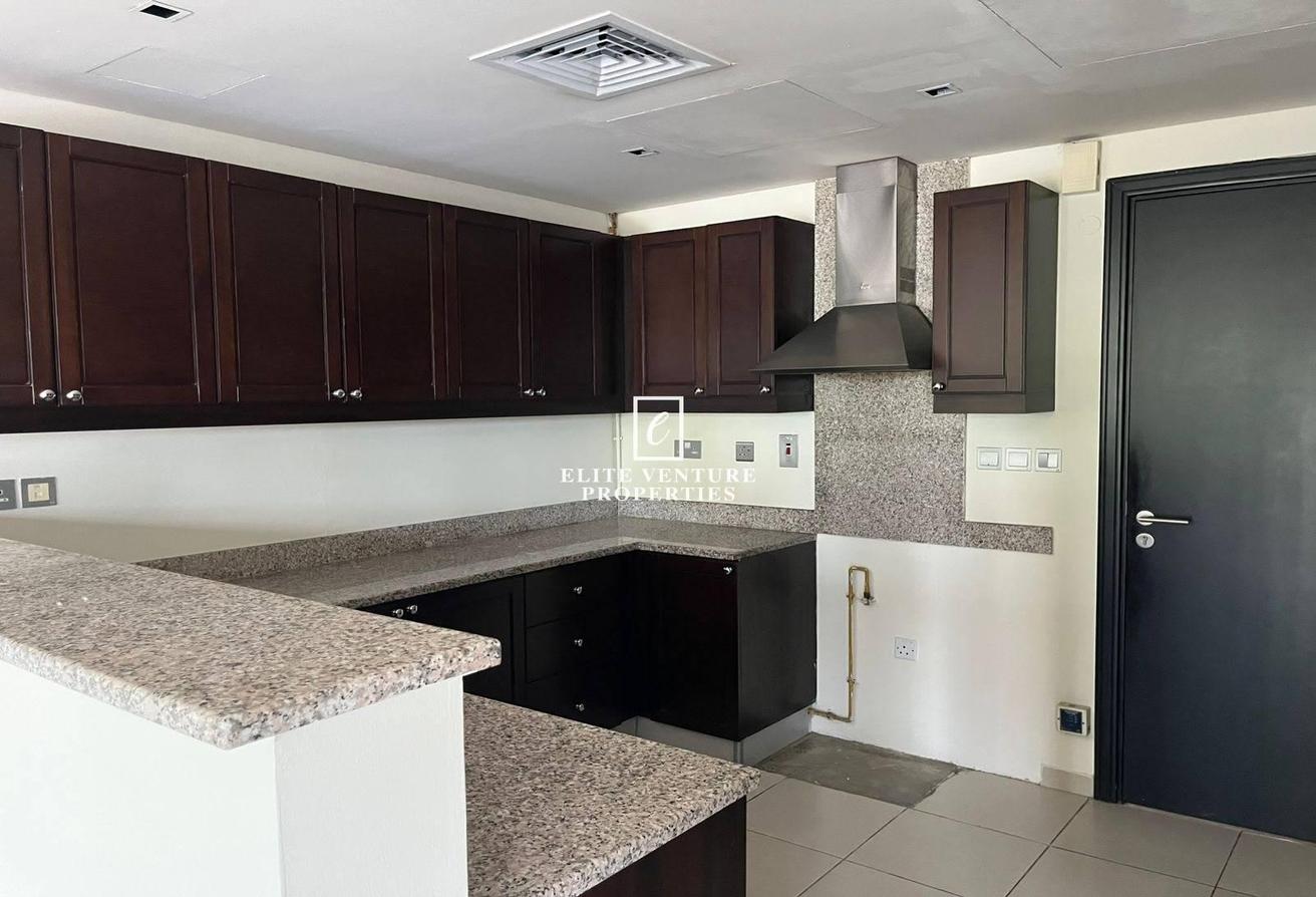 READY TO MOVE IN | CORNER VILLA+MAID'S | SPACIOUS photo 10