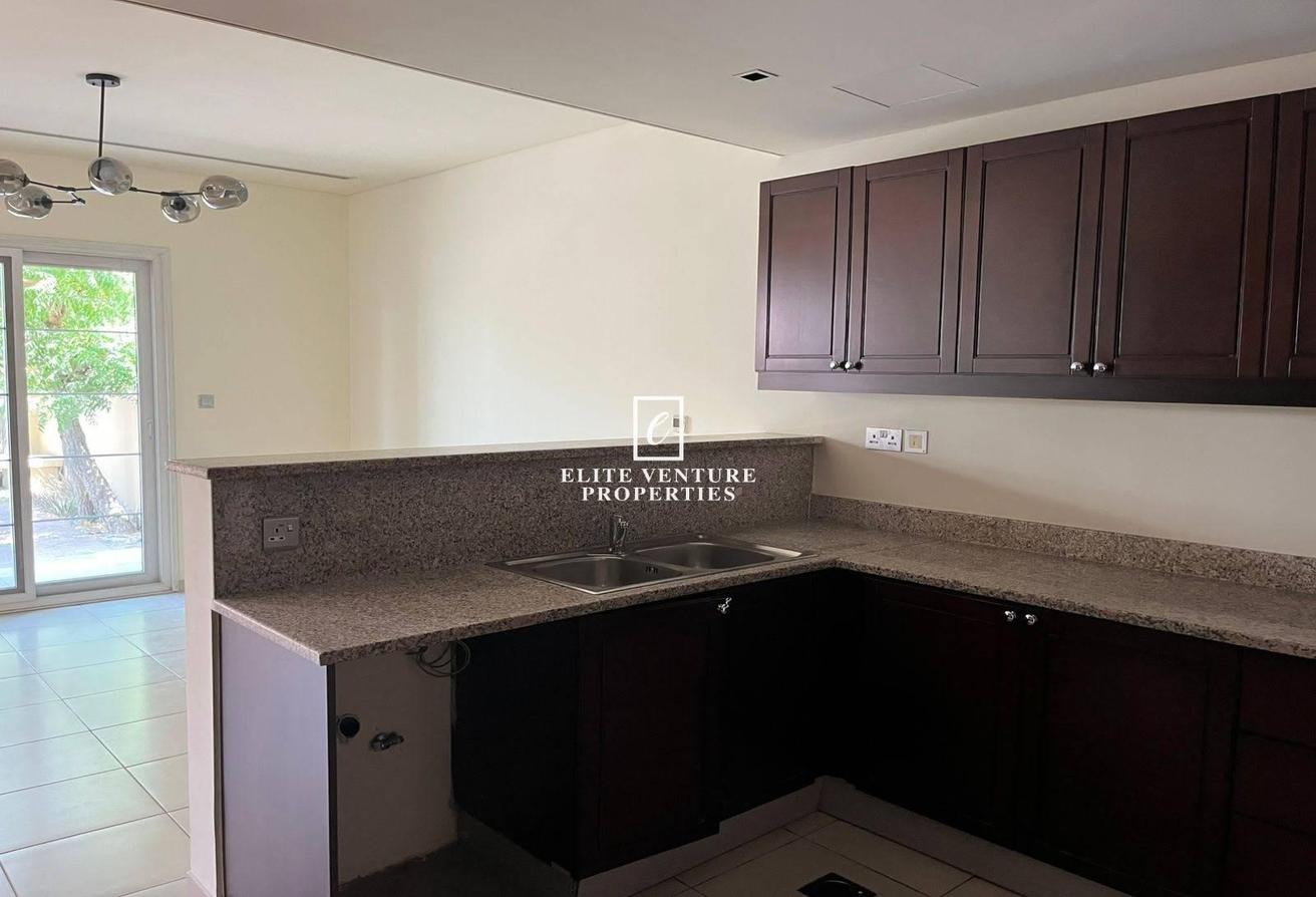 READY TO MOVE IN | CORNER VILLA+MAID'S | SPACIOUS photo 12