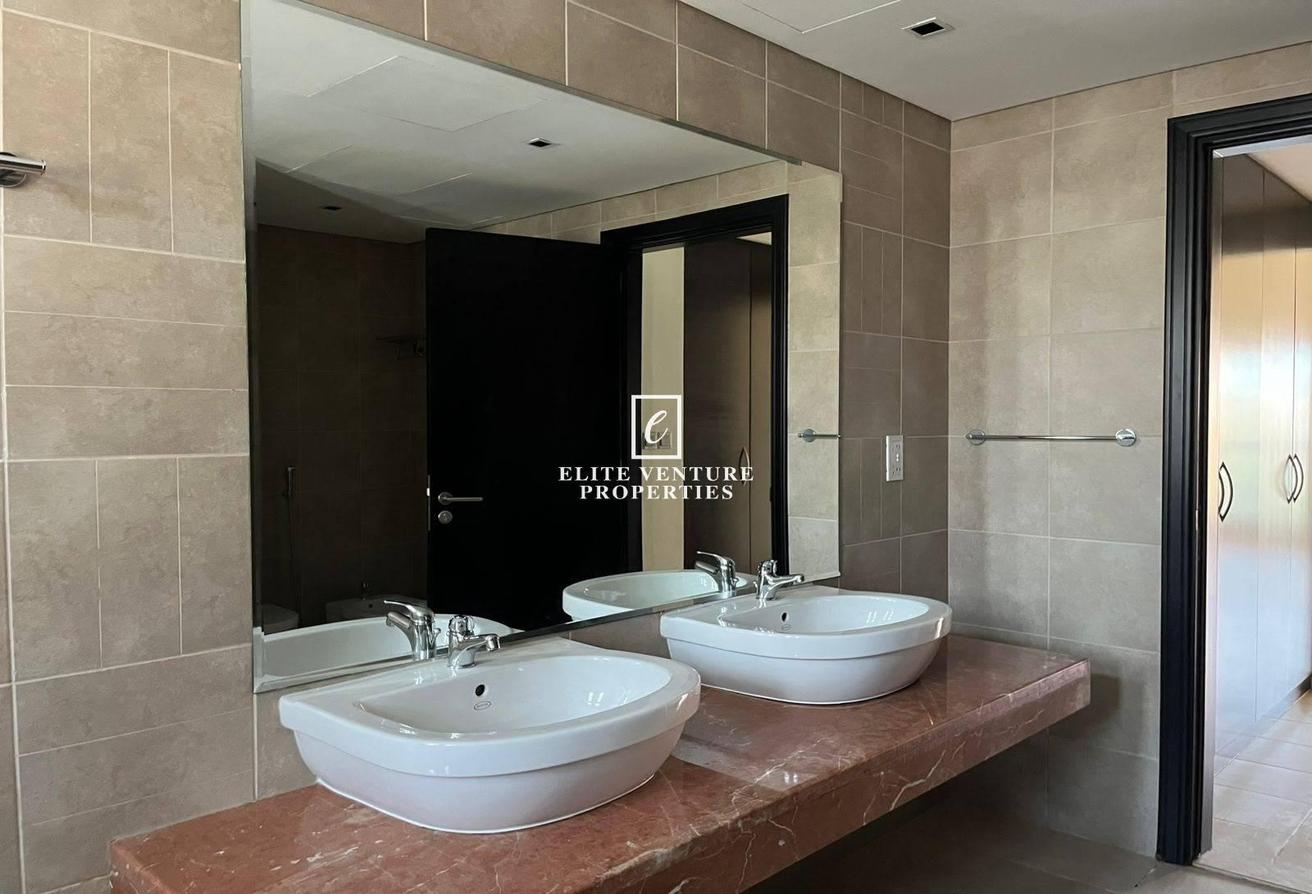 READY TO MOVE IN | CORNER VILLA+MAID'S | SPACIOUS photo 21