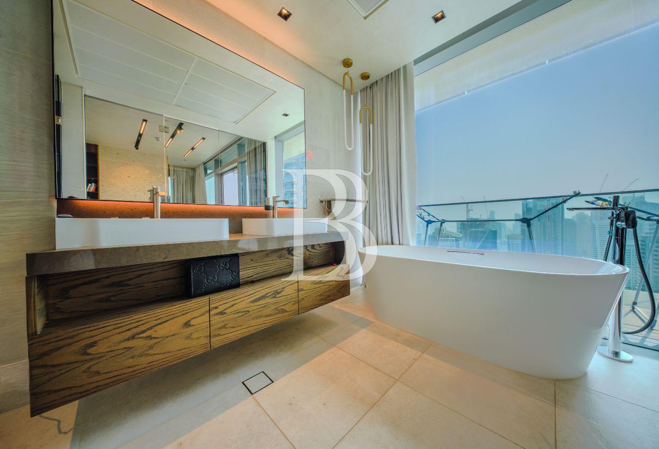 Vacant Soon | Luxury Upgrade | Fully Furnished photo 10