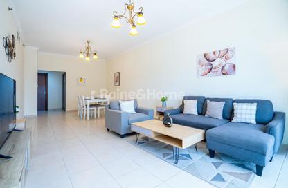 Apartment - 2 Bedrooms for rent in Burj Al Nujoom - Downtown Dubai - Dubai
