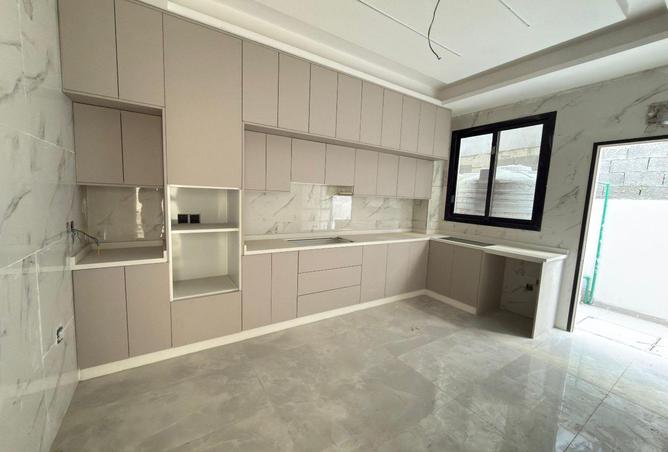 101987893 - Property Image 2