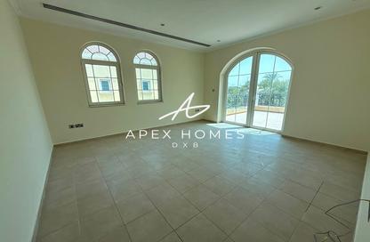 Villa - 4 Bedrooms - 4 Bathrooms for rent in District 4 - Jumeirah Park - Dubai