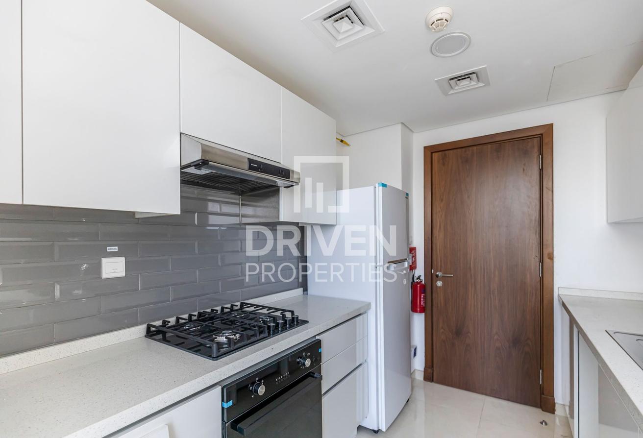 Huge and Bright Apt with Up to 4 Cheques photo 9