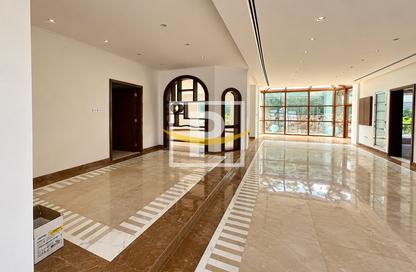 Villa - 5 - 5 for rent in Umm Suqeim 1 Villas - Umm Suqeim 1 - Umm Suqeim - Dubai