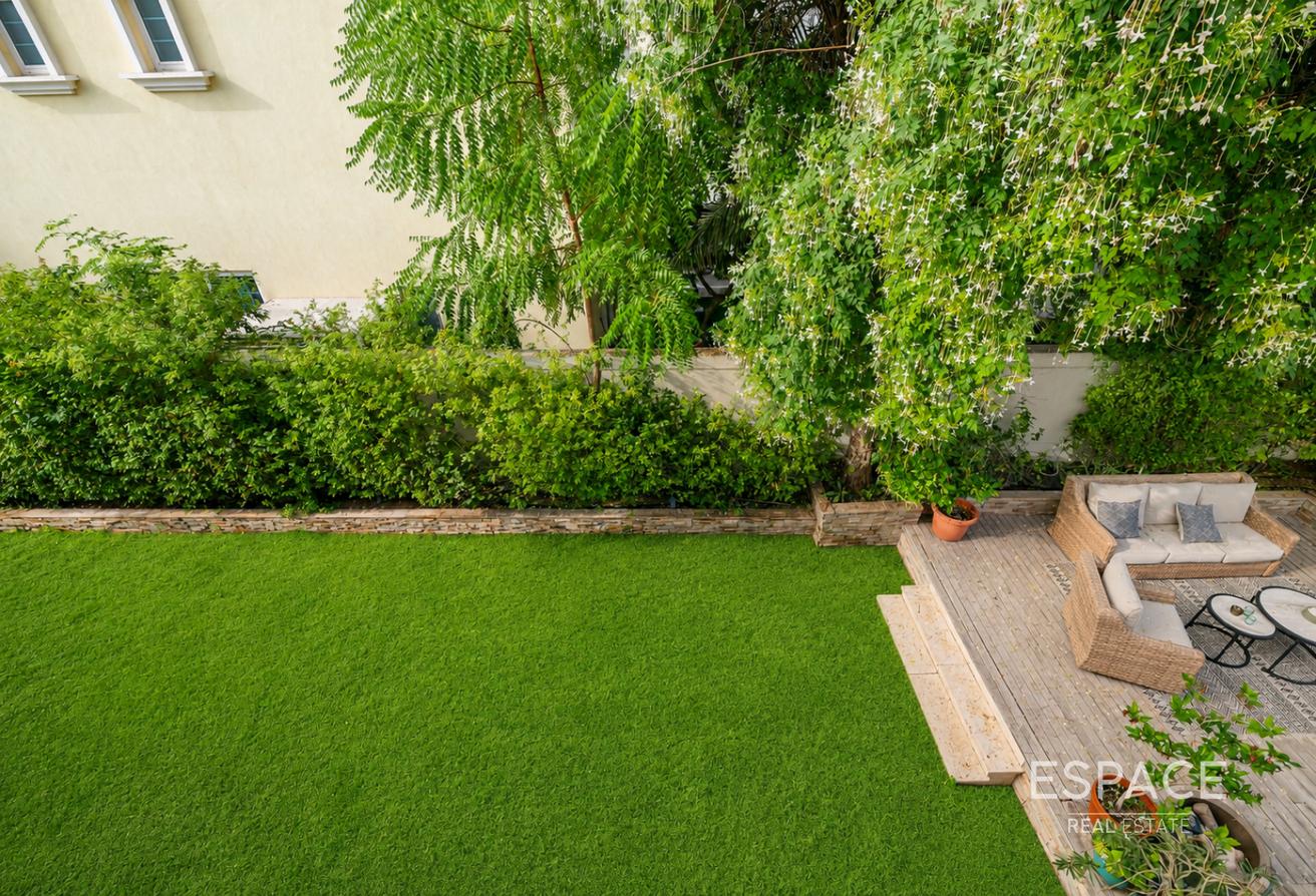 3 Bed Converted | Jacuzzi Pool | Extended photo 4