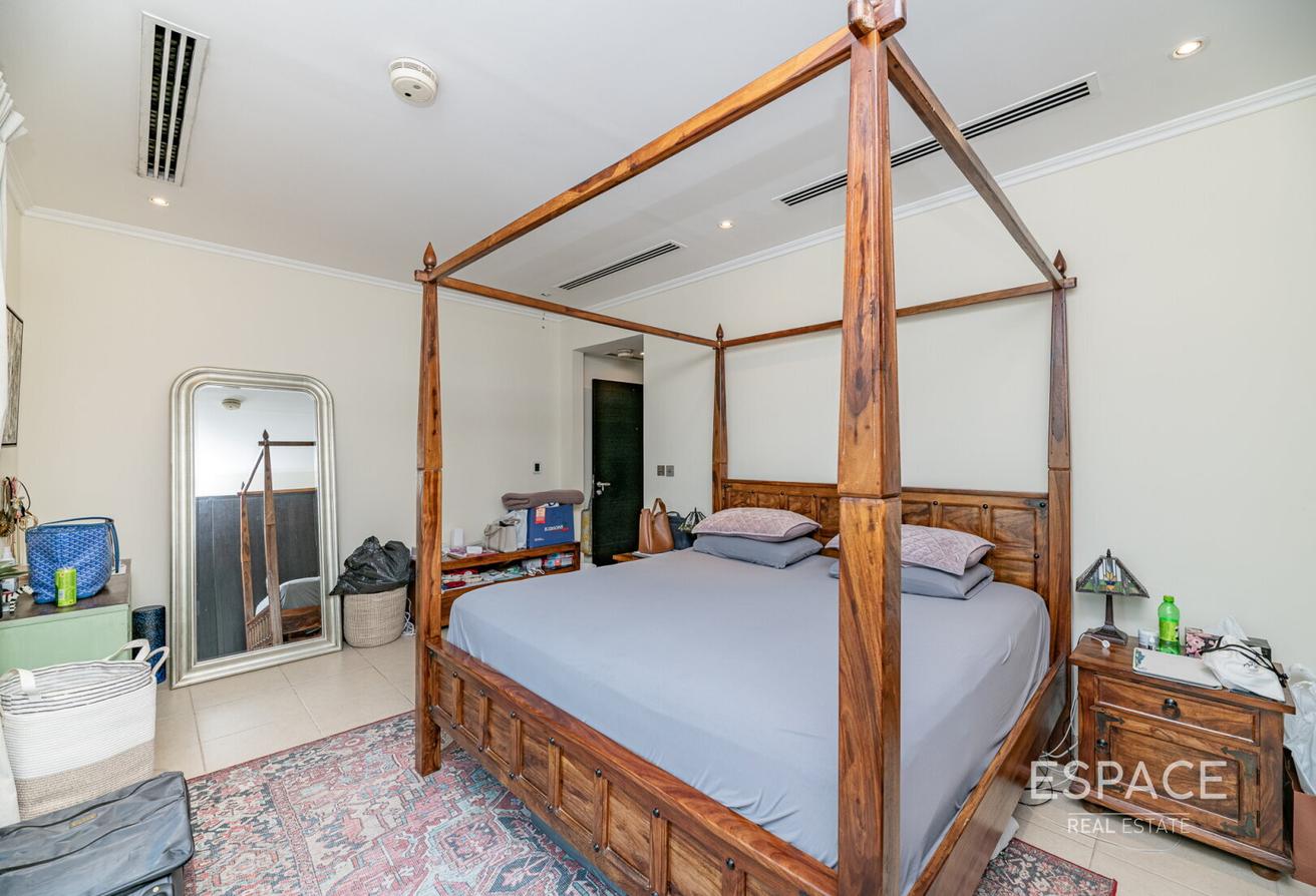 3 Bed Converted | Jacuzzi Pool | Extended photo 17