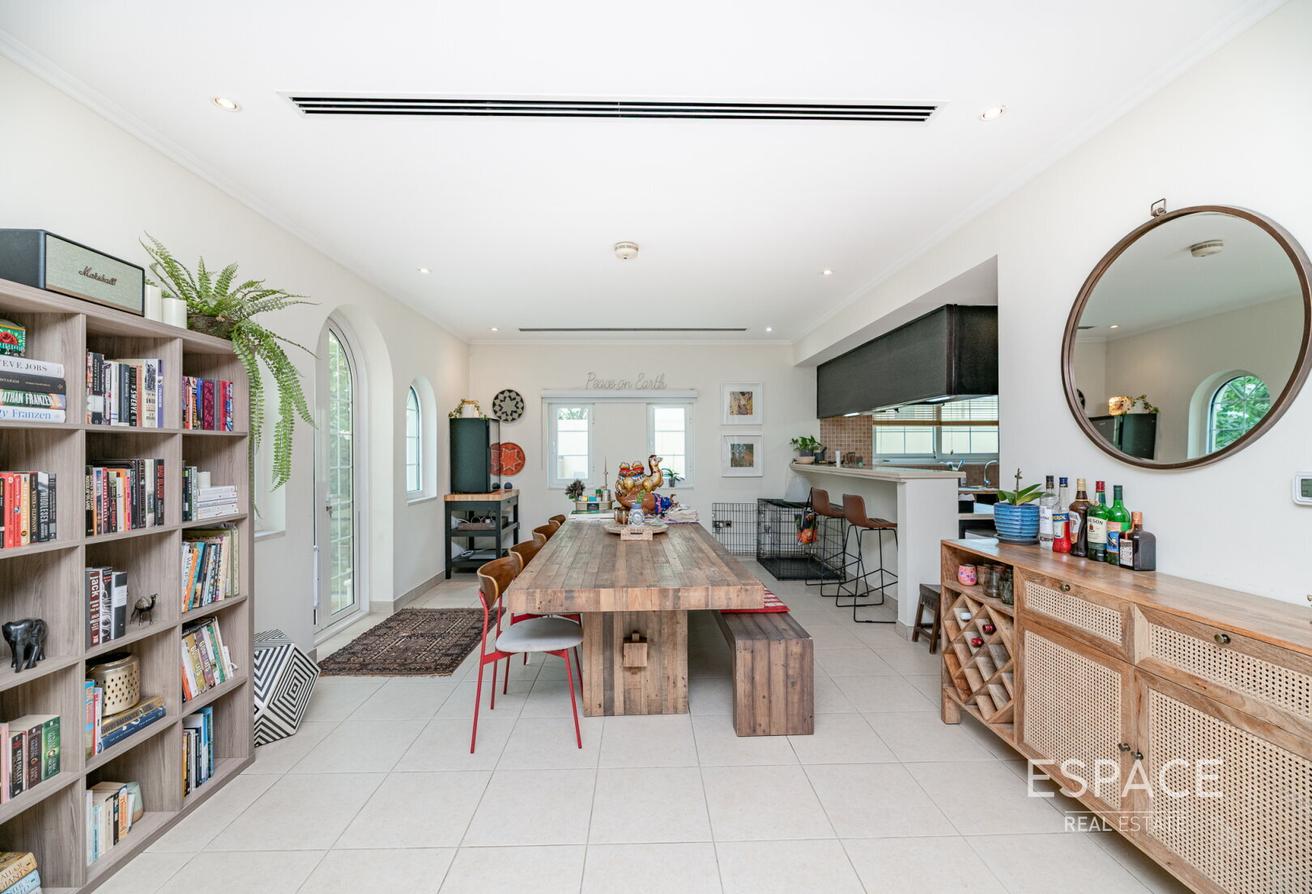 3 Bed Converted | Jacuzzi Pool | Extended photo 10