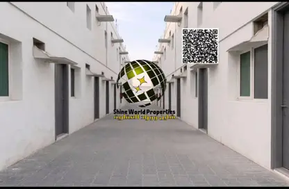 Labor Camp - Studio - 7+ Bathrooms for rent in Industrial Building 13 - Industrial Area 13 - Sharjah Industrial Area - Sharjah