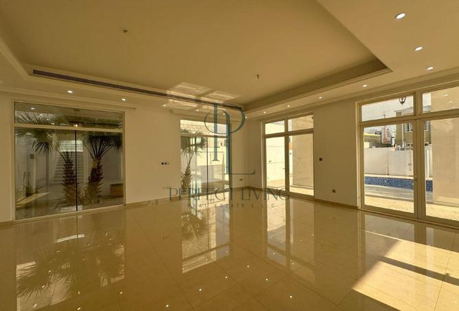 83254007 - Property Image 3