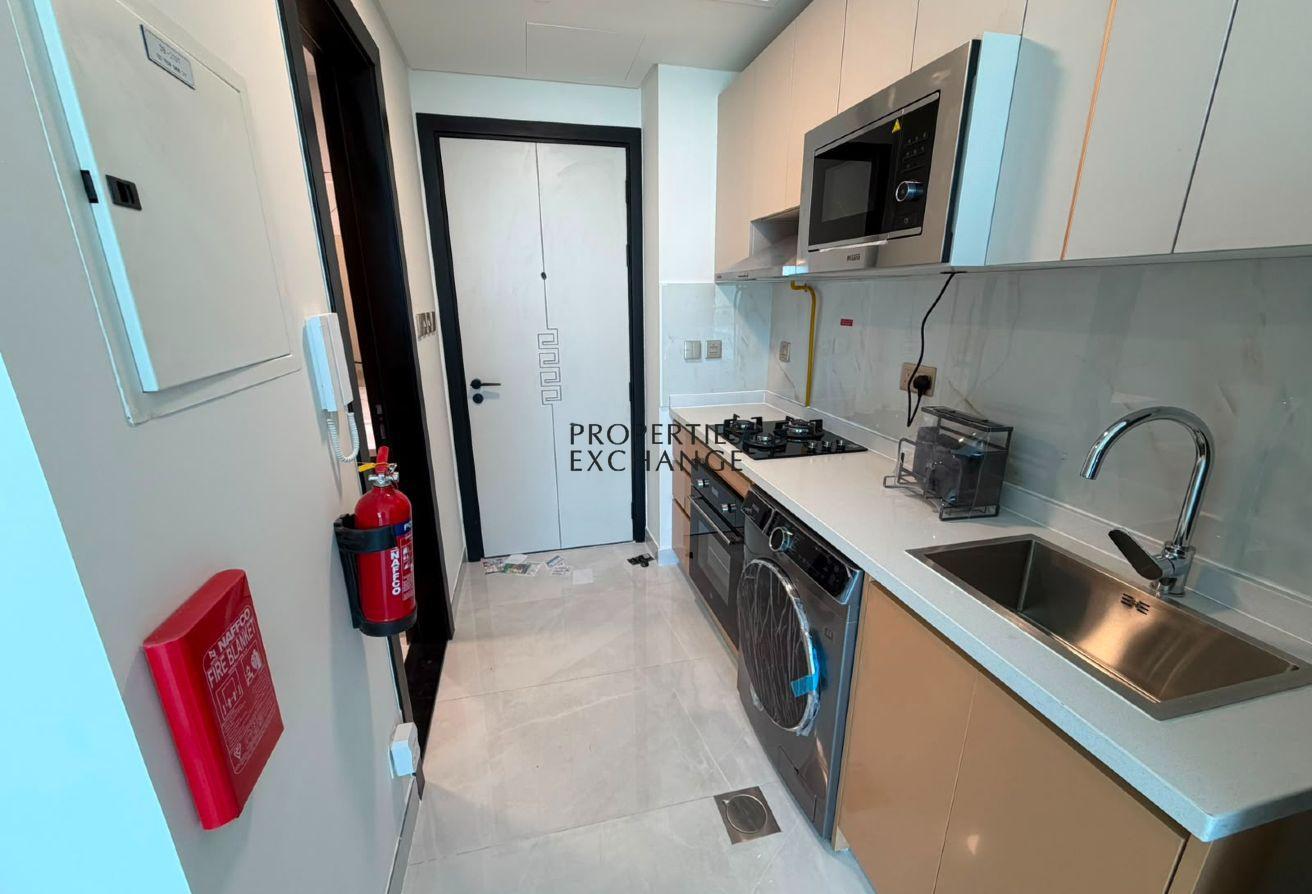 BRAND NEW | PRIVATE BALCONY | PREMIUM AMENITIES photo 12