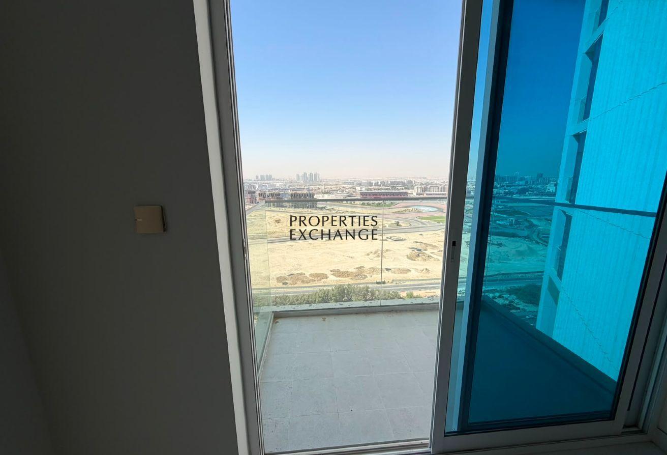 BRAND NEW | PRIVATE BALCONY | PREMIUM AMENITIES photo 3