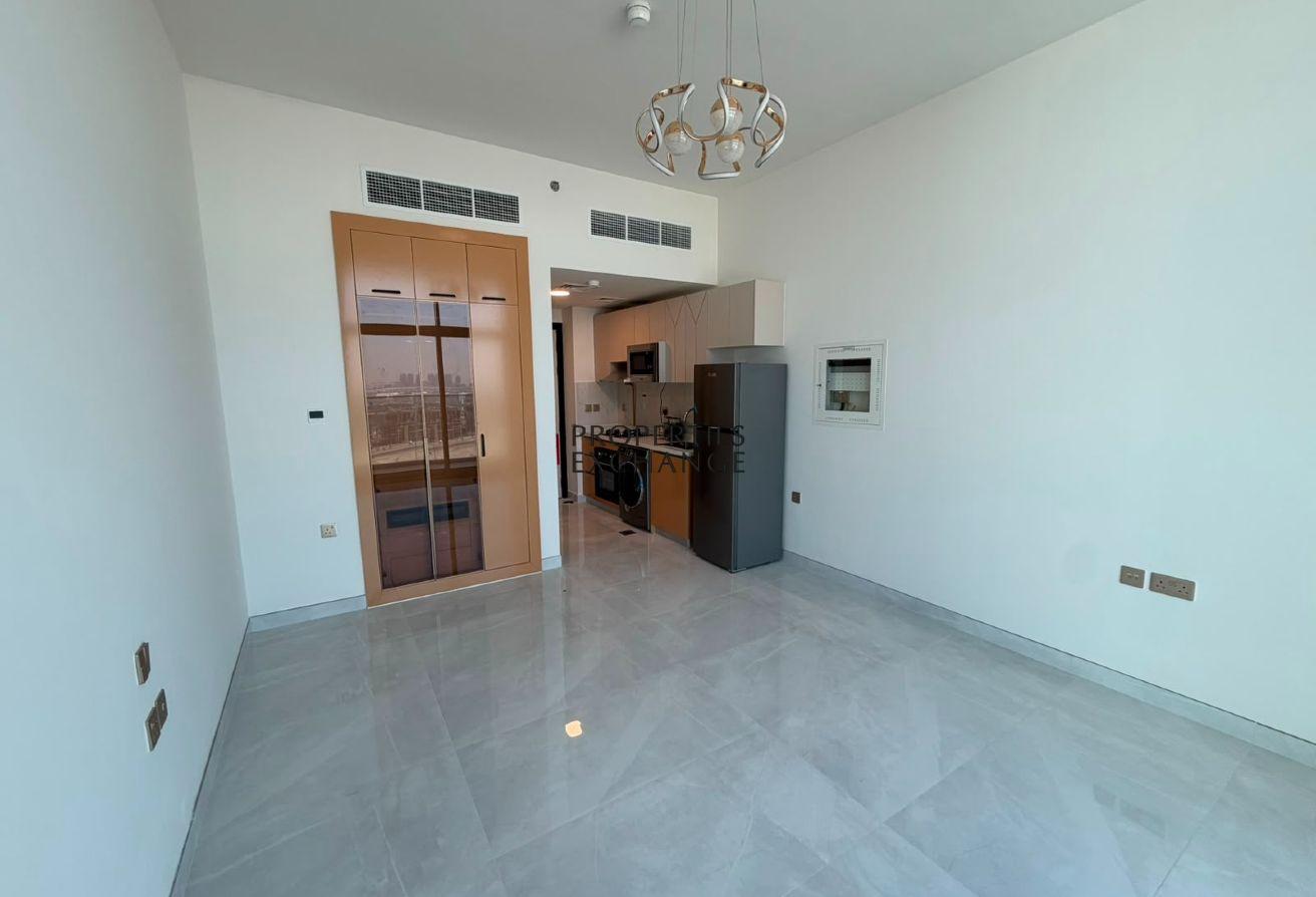 BRAND NEW | PRIVATE BALCONY | PREMIUM AMENITIES photo 5