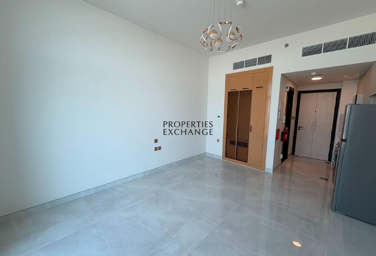 BRAND NEW | PRIVATE BALCONY | PREMIUM AMENITIES photo 7