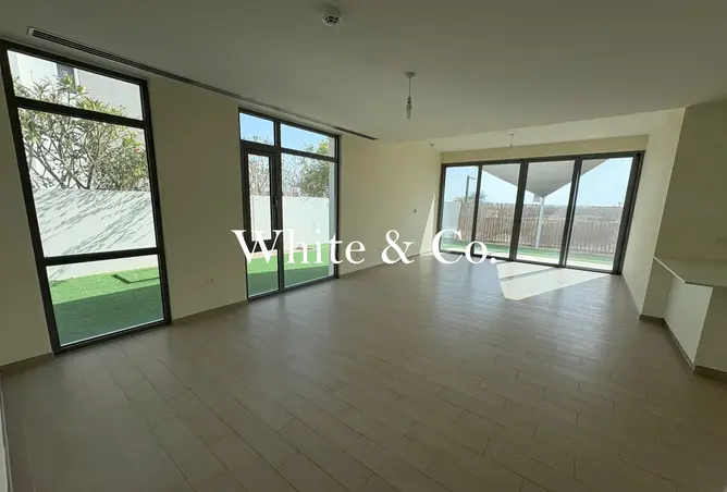 158700006 - Property Image 2