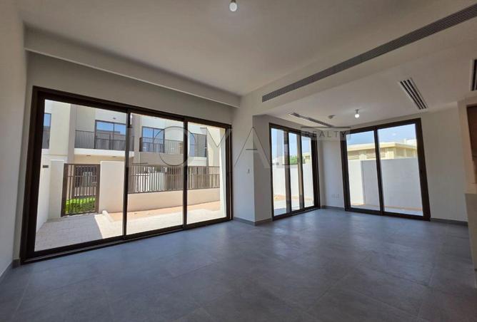 98704448 - Property Image 3