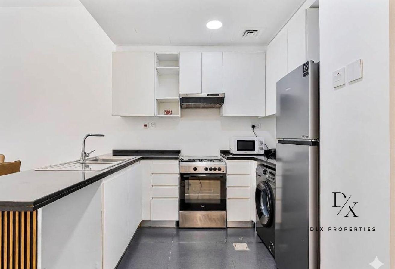 Furnished 2BR Apartment | Pool & Park Views | Lore photo 18