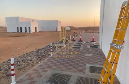 متجر - استوديو - 2 حمامات للبيع في مدينة القاسمية - الشارقة