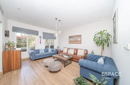 فيلا - 3 غرف نوم - 4 حمامات للايجار في الينابيع 11 - الينابيع - دبي