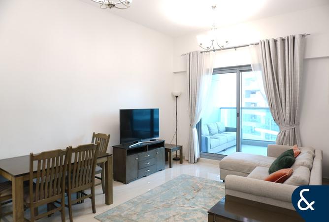 High Floor | One Bedroom | Large Balcony photo 2
