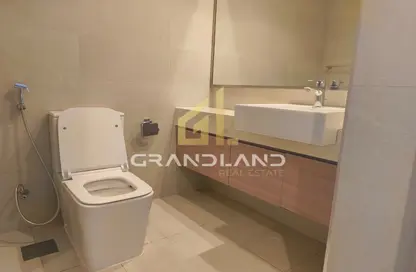 شقة - 1 حمام للايجار في فرهاد عزيزي ريزيدنس - 2 مدينة دبي الطبية - الجداف - دبي