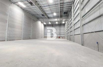Warehouse - Studio for rent in Al Markaz Industrial Development - Al Dhafrah - Abu Dhabi