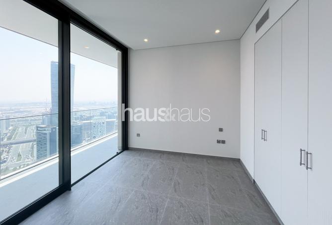 Very High Floor | Canal and Burj Views |Waterfront photo 2